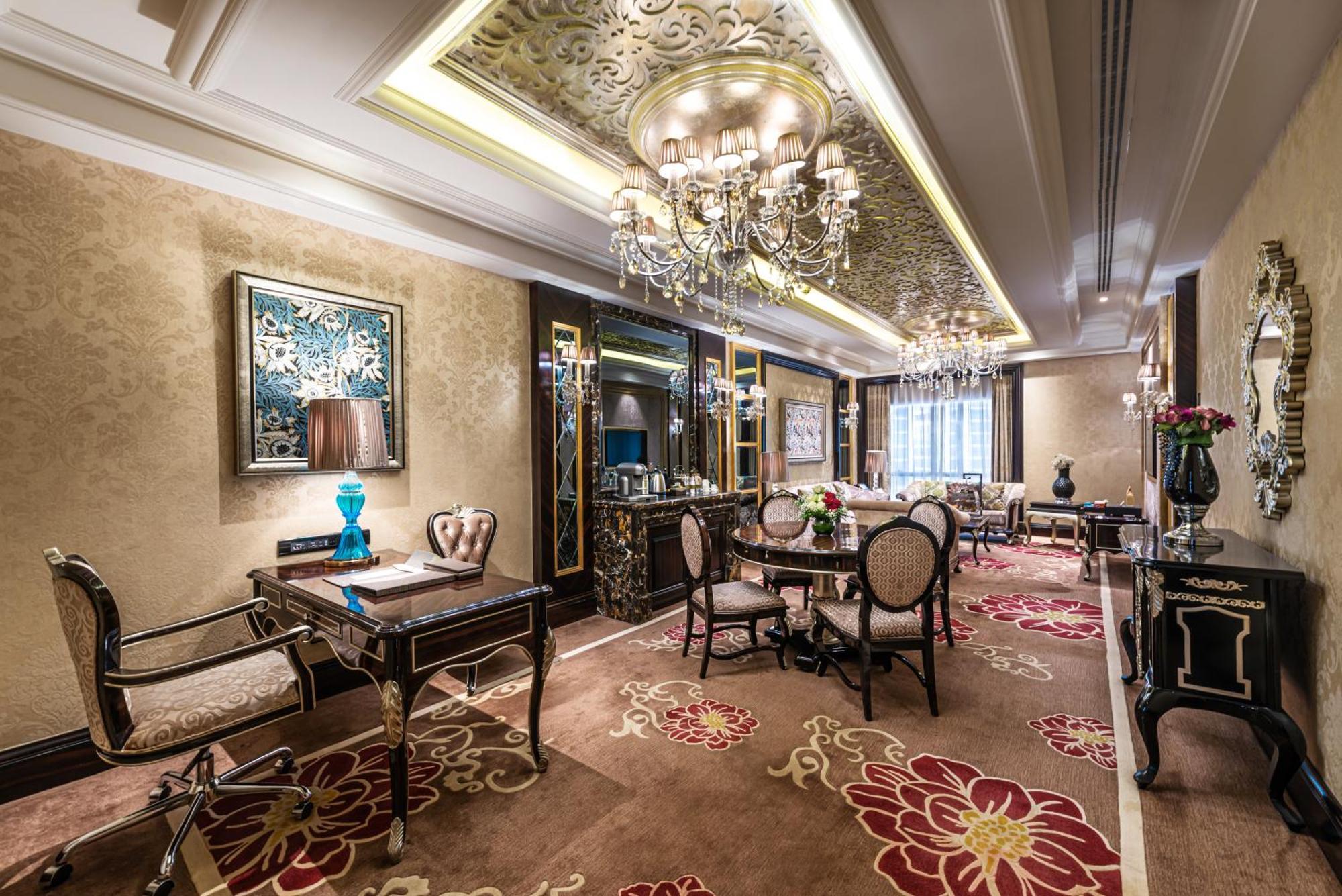 فندق وسبا نارسس 5*