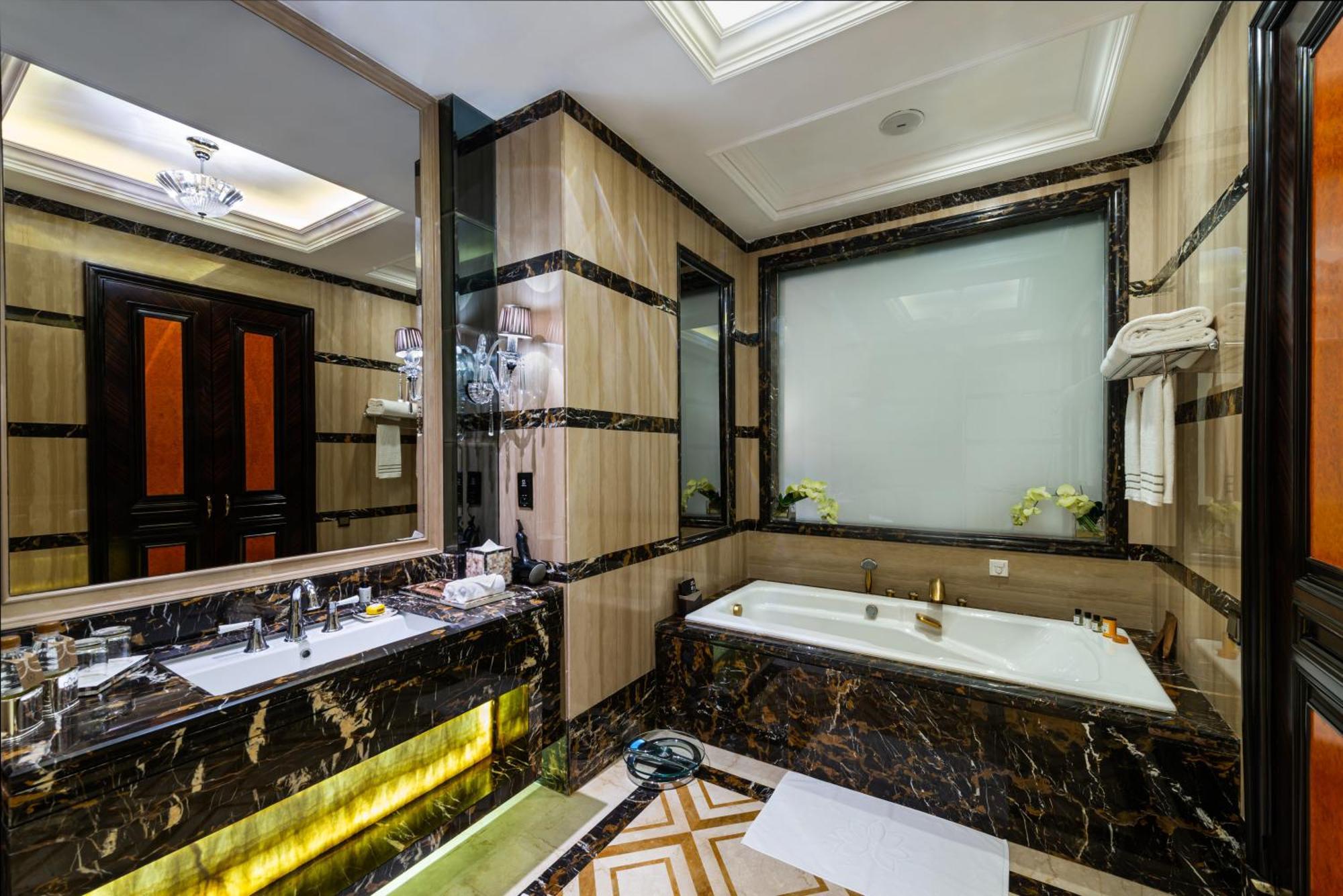 Narcissus & Hotel Riyadh