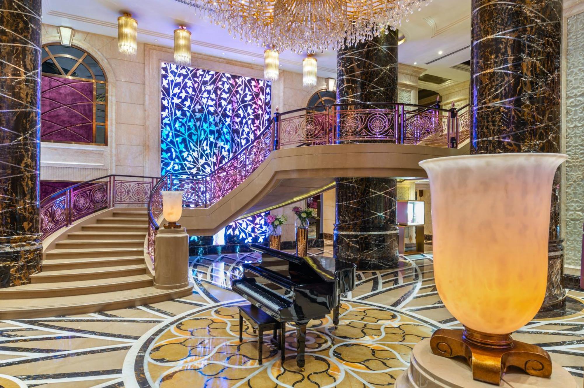 Hotel Narcissus &
