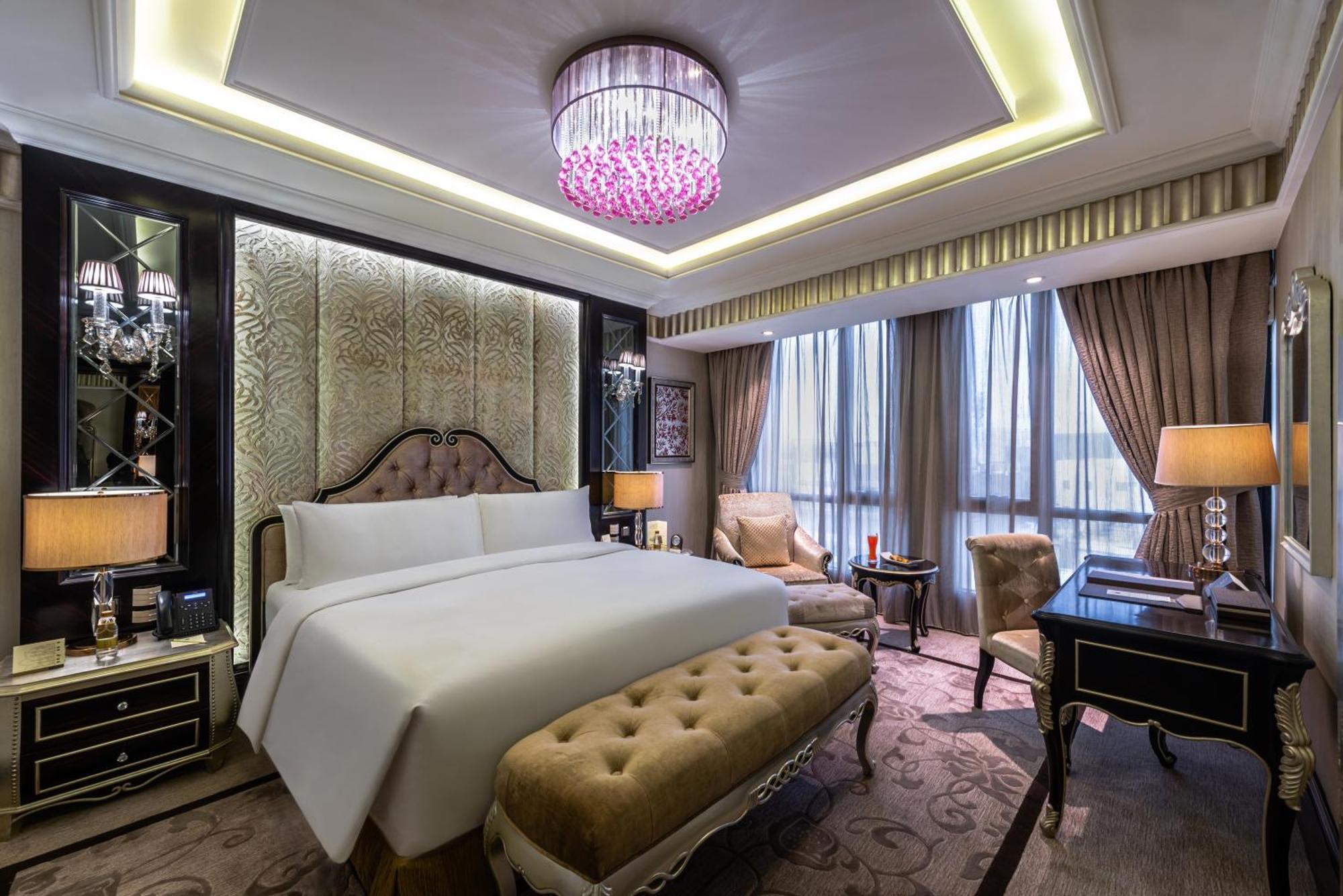 Hotel Narcissus &